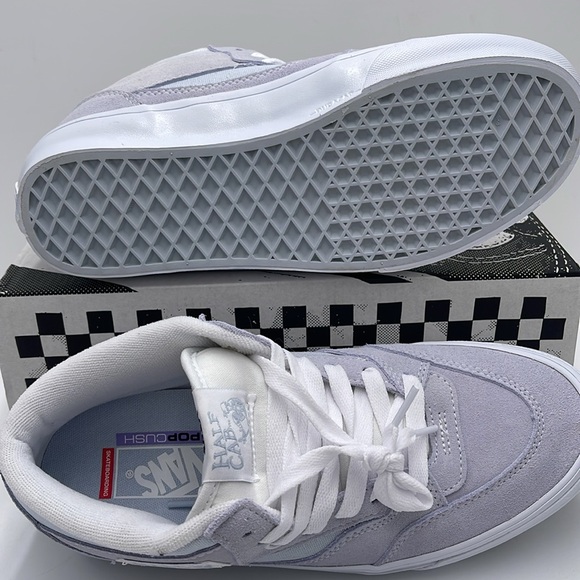 Vans WMNS Skate Half Cab
Light Blue/White
VN0A5KYABGX Sneakers - Picture 4 of 16